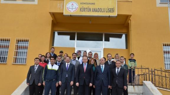 Vali Yavuz, Kürtün Anadolu Lisesini Ziyaret Etti
